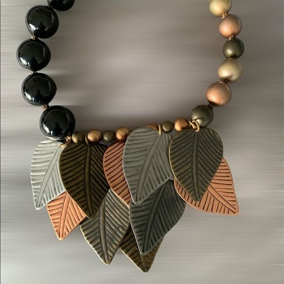 Large runway mixed metal copper silver black bead leaf necklace - Picture 8 of 16